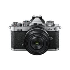 Nikon Z FC - 28mm F/2.8 (Inkl Fordelsprogram og zeiss lens clean)